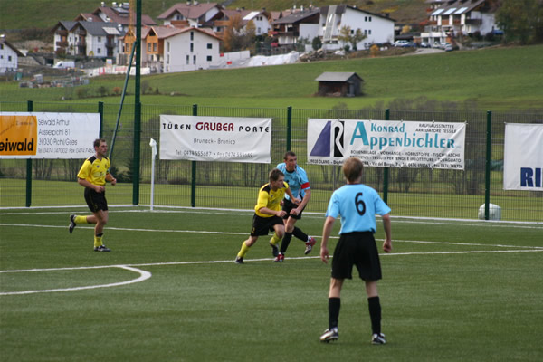 gal/09. Spieltag- Pichl Gsies-SV Reischach/2006-10-30 - SVR gg. Pichl Gsies 035.jpg